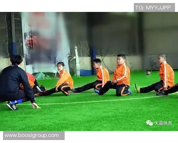 足球球星日常训练计划揭秘：从体能训练到技术提升的全方位备战方案