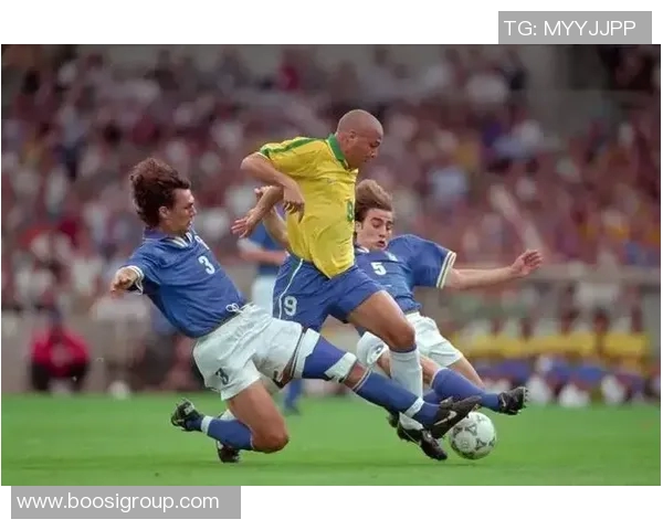 足球巨星的人品与球场内外表现对职业生涯发展的深远影响